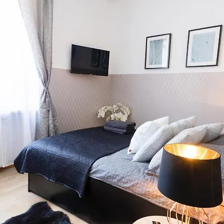 Clicktheflat Szkolna Palace Of Culture Varsovie