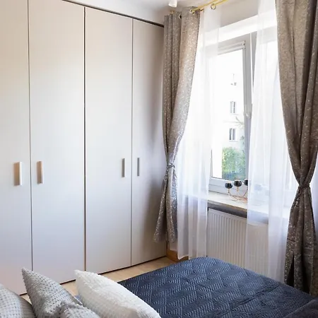 Clicktheflat Szkolna Palace Of Culture