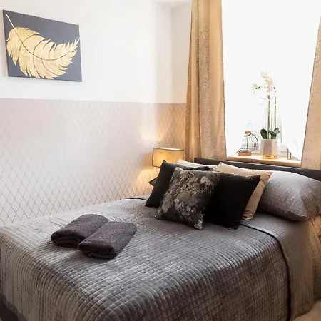 Clicktheflat Szkolna Palace Of Culture * Varşova